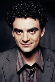Rolando VillazĂłn